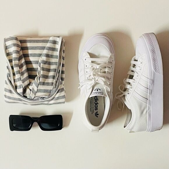 Charlotte Russe NWT Light Gray & Cream Striped Bodycon Midi Dress Size S - Picture 2 of 12